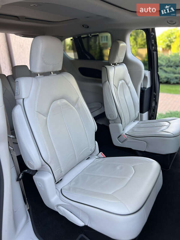 Мінівен Chrysler Pacifica 2021 в Вінниці