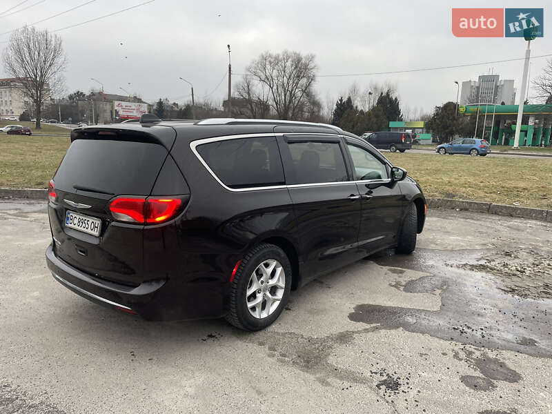Мінівен Chrysler Pacifica 2017 в Львові фото 4 Мінівен Chrysler Pacifica 2017 в Львові