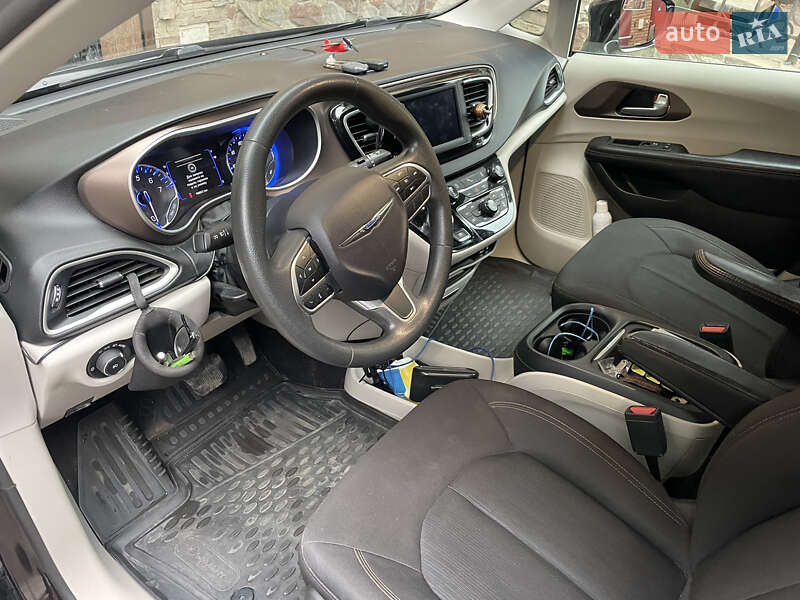 Мінівен Chrysler Pacifica 2017 в Львові фото 15 Мінівен Chrysler Pacifica 2017 в Львові