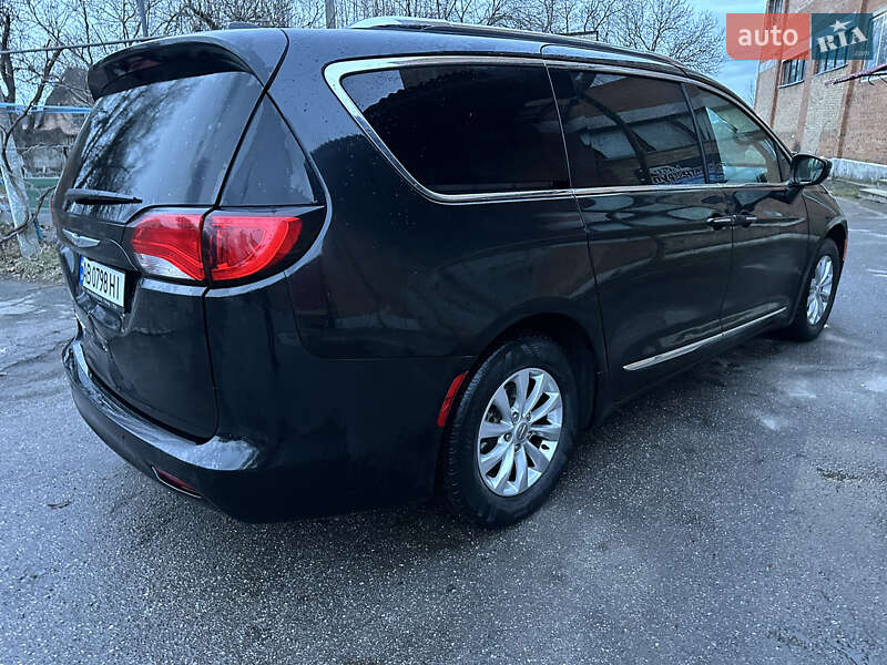 Мінівен Chrysler Pacifica 2016 в Вінниці