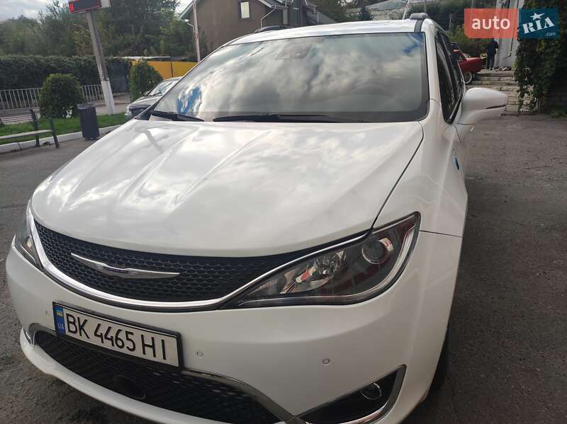 Минивэн Chrysler Pacifica 2019 в Днепре