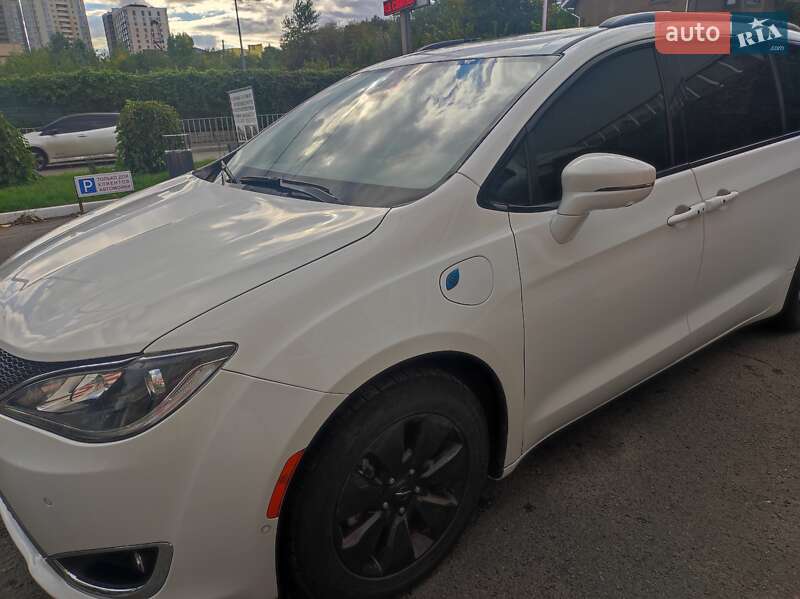 Минивэн Chrysler Pacifica 2019 в Днепре