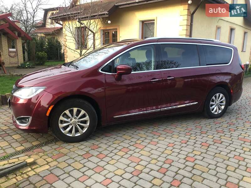 Chrysler Pacifica 2019