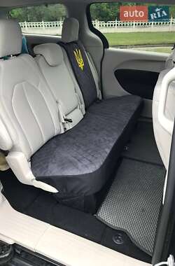 Минивэн Chrysler Pacifica 2016 в Киеве
