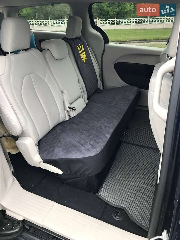 Мінівен Chrysler Pacifica 2016 в Києві