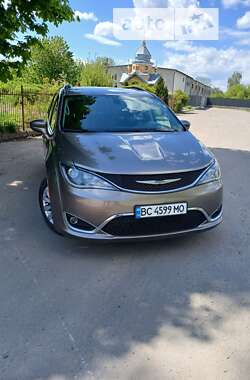 Позашляховик / Кросовер Chrysler Pacifica 2017 в Львові