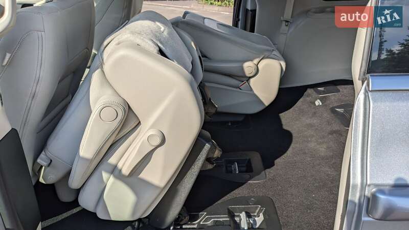 Мінівен Chrysler Pacifica 2018 в Києві