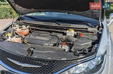 Минивэн Chrysler Pacifica 2018 в 