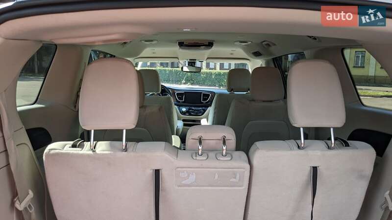 Мінівен Chrysler Pacifica 2018 в Києві