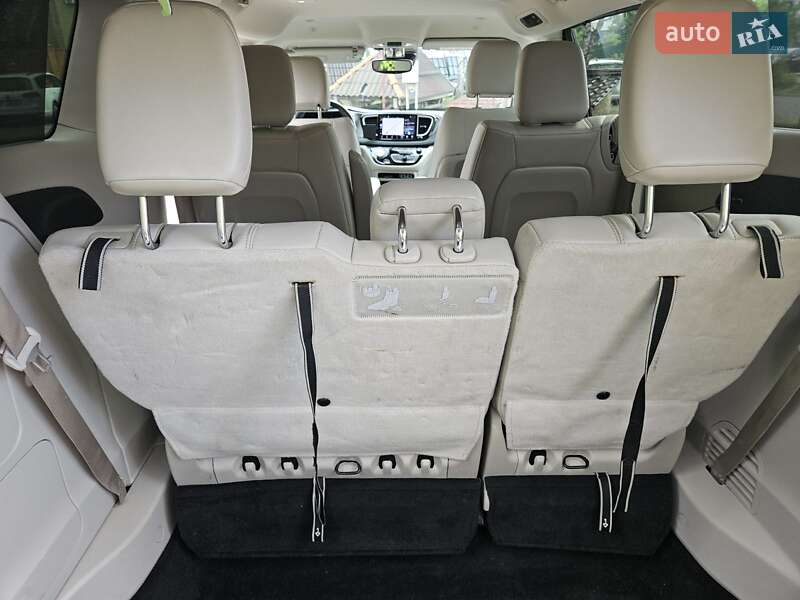Минивэн Chrysler Pacifica 2021 в Киеве фото 20 Минивэн Chrysler Pacifica 2021 в Киеве