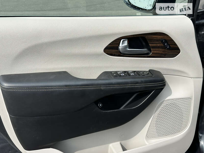 Минивэн Chrysler Pacifica 2020 в Ирпене