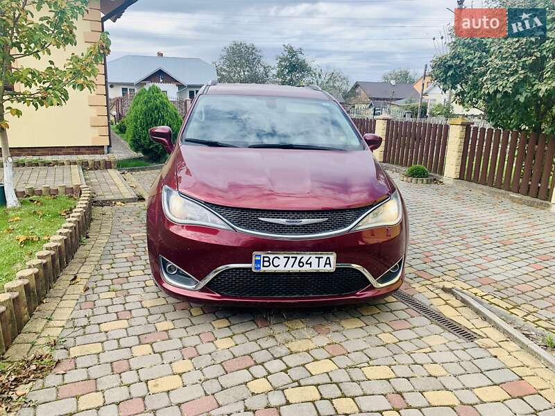 Минивэн Chrysler Pacifica 2019 в Трускавце