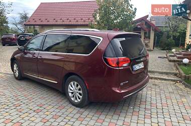 Минивэн Chrysler Pacifica 2019 в Трускавце