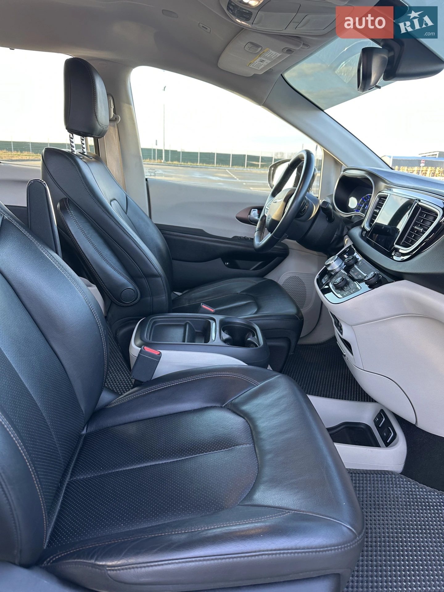 2017 Chrysler Pacifica - мініатюра 6