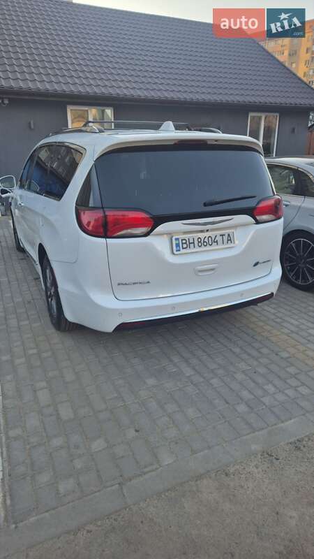 Минивэн Chrysler Pacifica 2020 в Одессе фото 28 Минивэн Chrysler Pacifica 2020 в Одессе