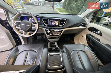 Мінівен Chrysler Pacifica 2020 в 