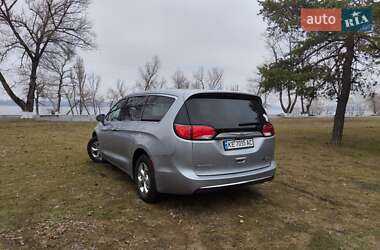 Минивэн Chrysler Pacifica 2018 в 