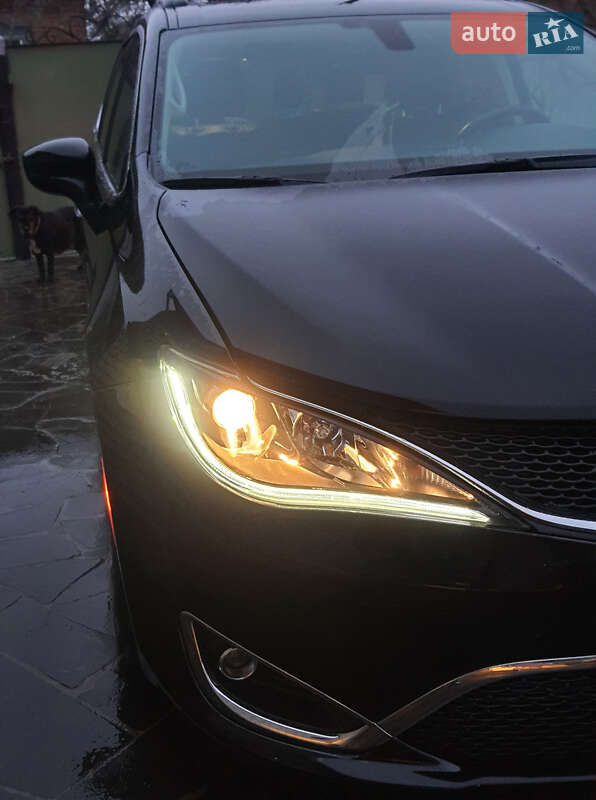Минивэн Chrysler Pacifica 2016 в Ахтырке