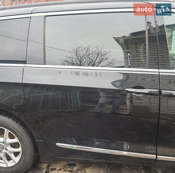 Минивэн Chrysler Pacifica 2016 в Ахтырке