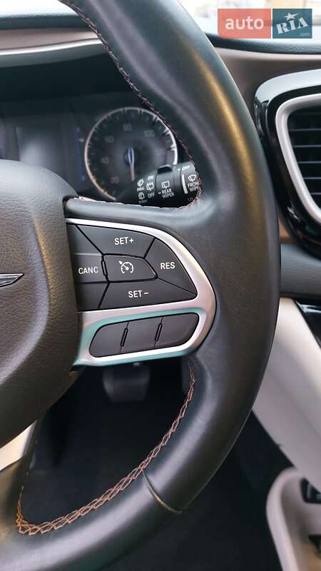Минивэн Chrysler Pacifica 2016 в Ахтырке