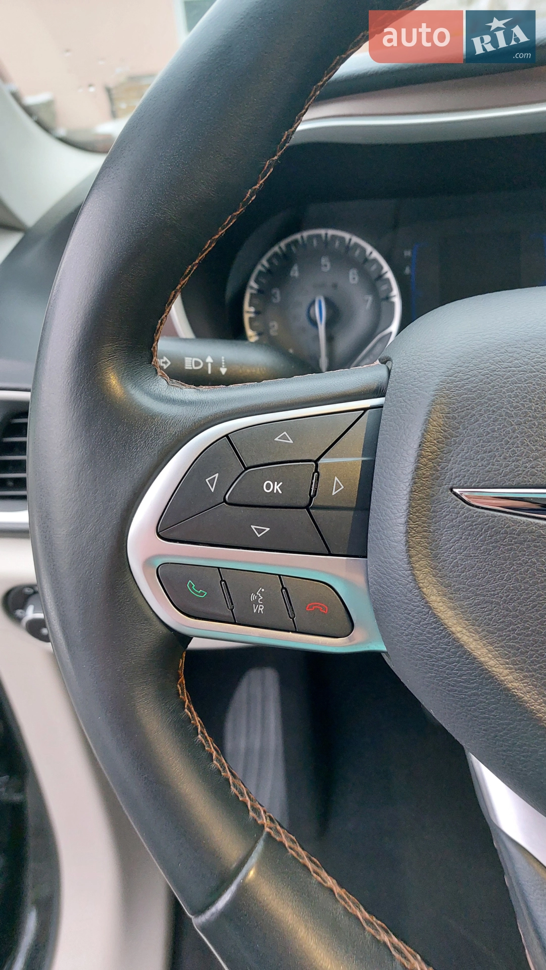 2016 Chrysler Pacifica - мініатюра 38