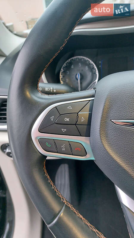 Минивэн Chrysler Pacifica 2016 в Ахтырке