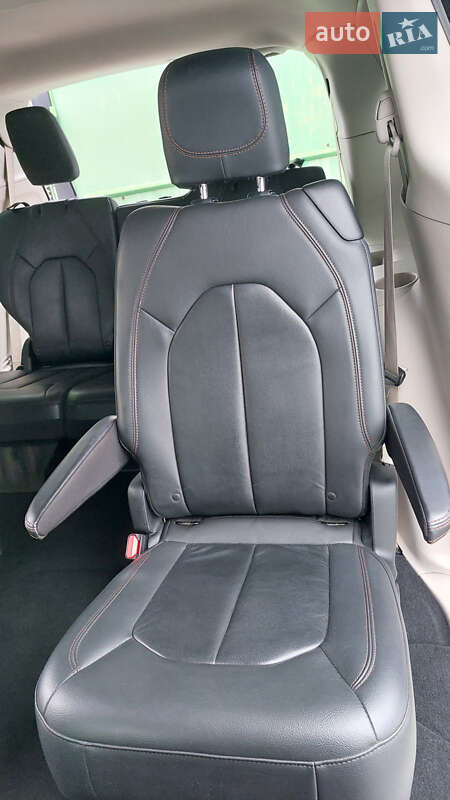 Минивэн Chrysler Pacifica 2016 в Ахтырке