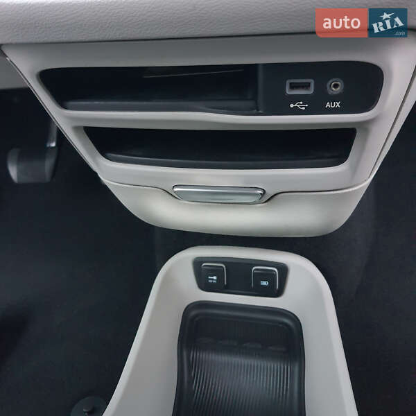 Минивэн Chrysler Pacifica 2016 в Ахтырке