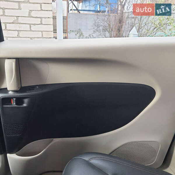 Минивэн Chrysler Pacifica 2016 в Ахтырке
