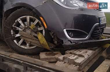 Минивэн Chrysler Pacifica 2018 в 