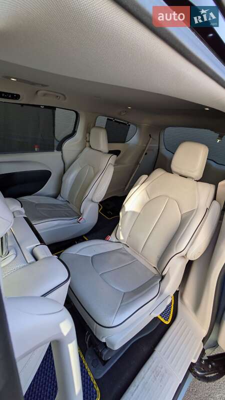Минивэн Chrysler Pacifica 2017 в Сарнах