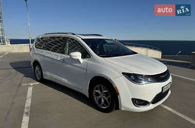 Минивэн Chrysler Pacifica 2019 в Одессе