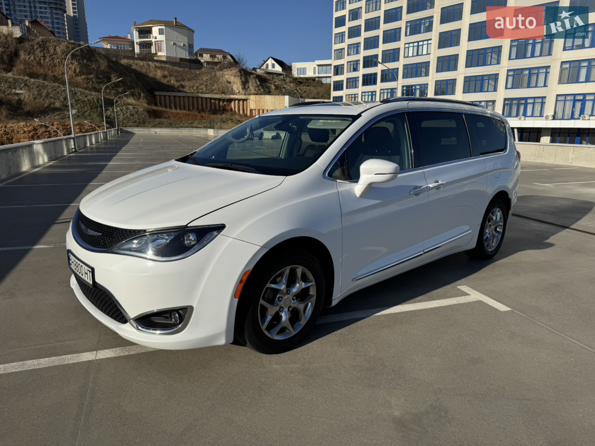 2019 Chrysler Pacifica - мініатюра 2