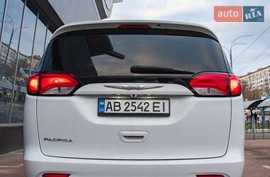 Минивэн Chrysler Pacifica 2017 в 