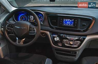 Минивэн Chrysler Pacifica 2017 в 