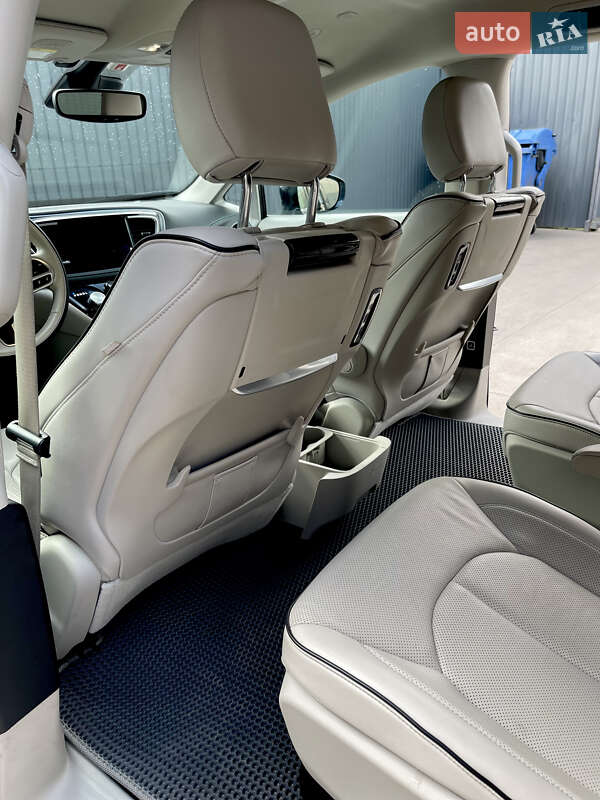 Минивэн Chrysler Pacifica 2019 в Одессе