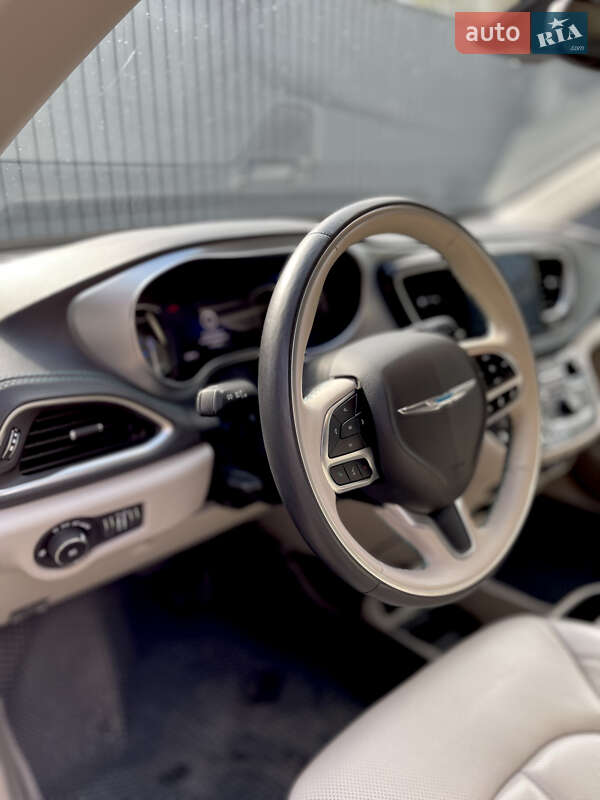 Минивэн Chrysler Pacifica 2019 в Одессе