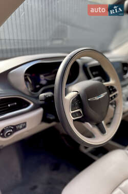 Минивэн Chrysler Pacifica 2019 в 