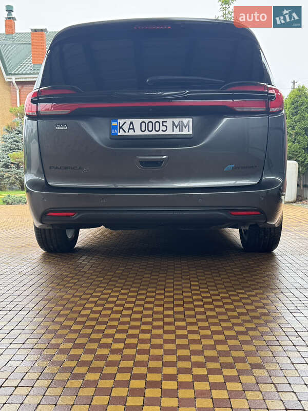 Мінівен Chrysler Pacifica 2022 в Києві