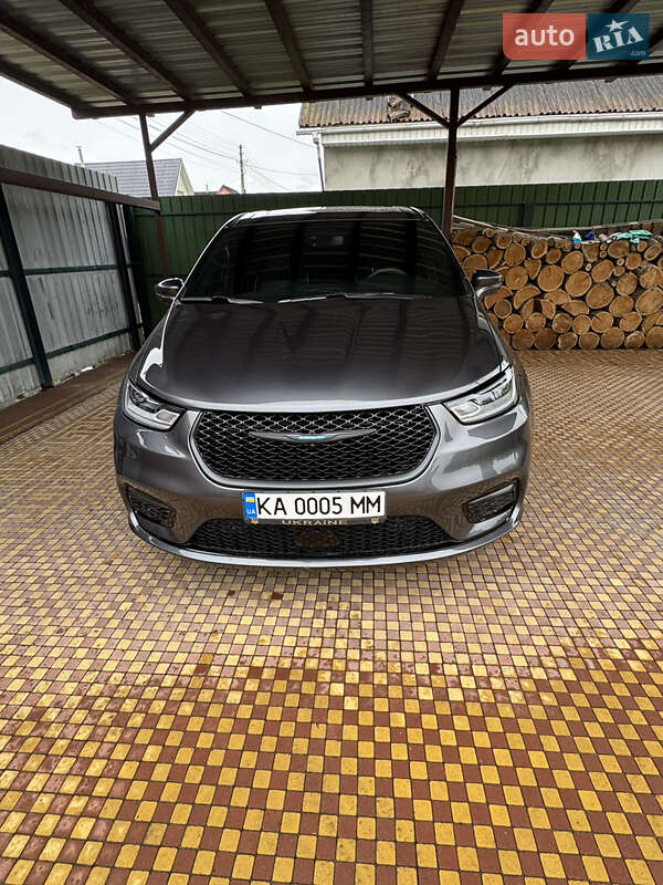 Мінівен Chrysler Pacifica 2022 в Києві