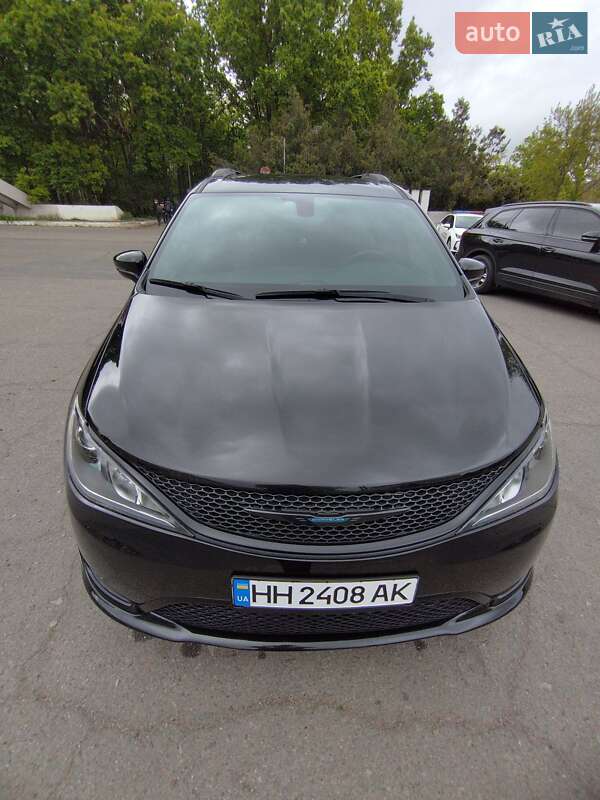 Минивэн Chrysler Pacifica 2020 в Одессе