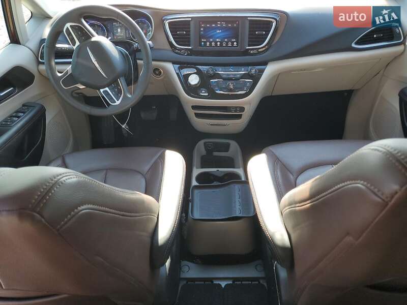 Минивэн Chrysler Pacifica 2018 в Львове