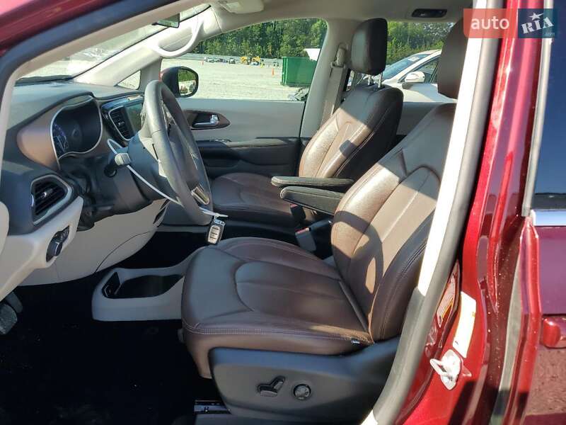 Минивэн Chrysler Pacifica 2018 в Львове