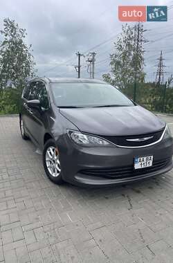 Минивэн Chrysler Pacifica 2017 в 