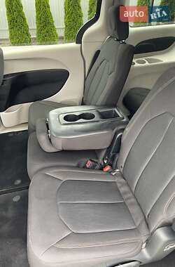 Минивэн Chrysler Pacifica 2017 в 