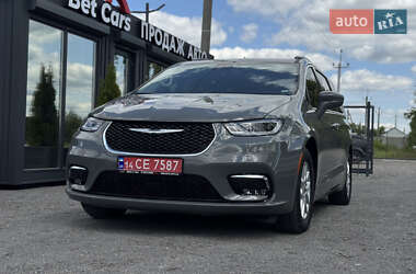 Минивэн Chrysler Pacifica 2022 в 