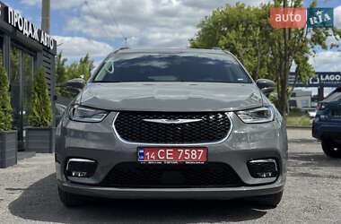 Минивэн Chrysler Pacifica 2022 в 