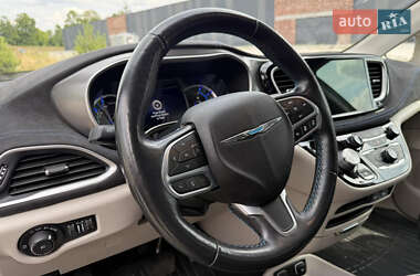 Минивэн Chrysler Pacifica 2021 в 