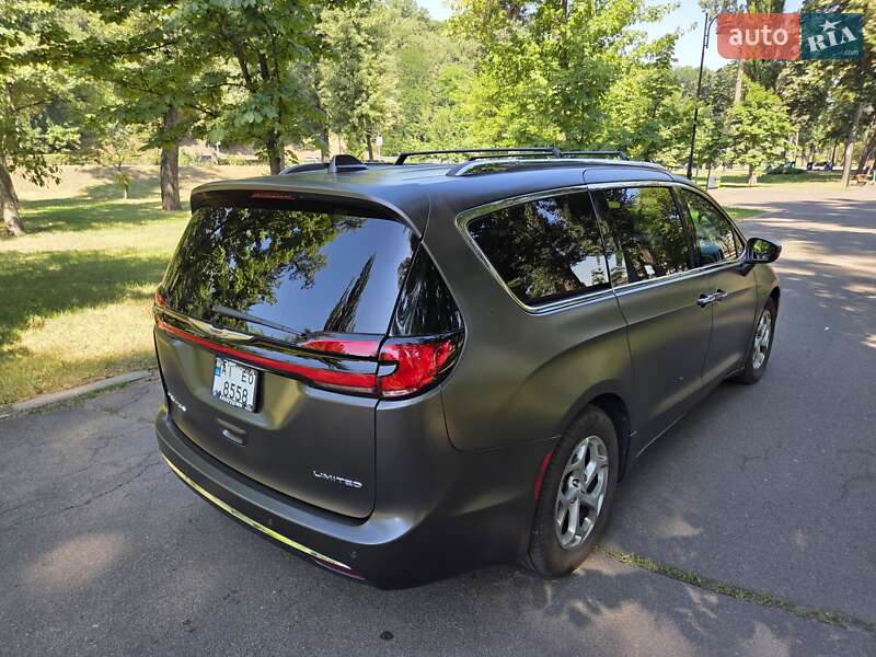 Универсал Chrysler Pacifica 2021 в Киеве