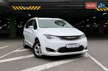 Минивэн Chrysler Pacifica 2017 в Киеве